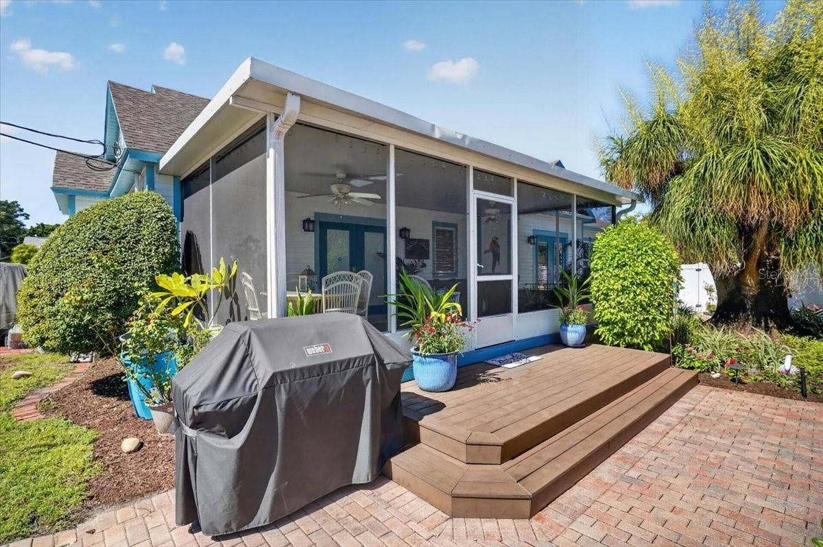 2890 8TH AVENUE N, St Petersburg, FL 33713 2890 8TH AVENUE N, St Petersburg, FL 33713