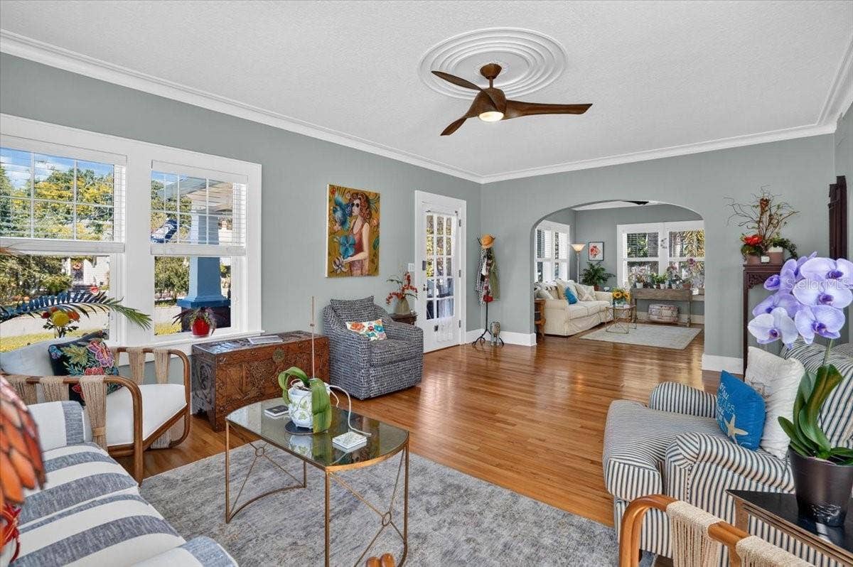 2890 8TH AVENUE N, St Petersburg, FL 33713 2890 8TH AVENUE N, St Petersburg, FL 33713