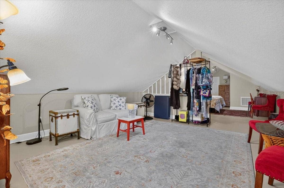 2890 8TH AVENUE N, St Petersburg, FL 33713 2890 8TH AVENUE N, St Petersburg, FL 33713