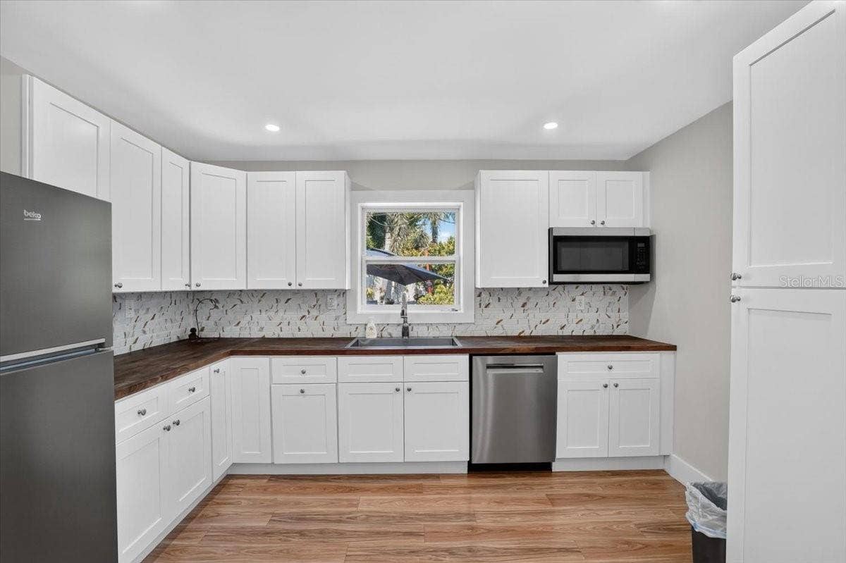 2890 8TH AVENUE N, St Petersburg, FL 33713 2890 8TH AVENUE N, St Petersburg, FL 33713