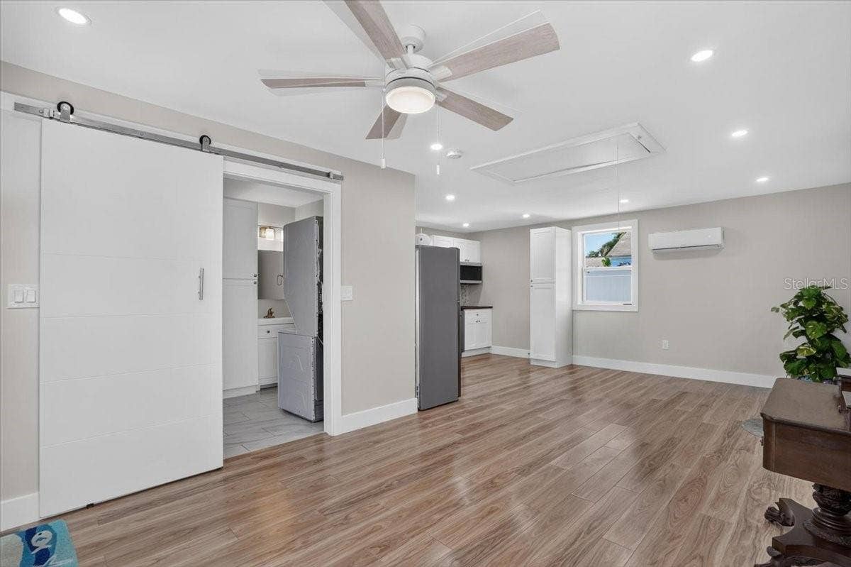 2890 8TH AVENUE N, St Petersburg, FL 33713 2890 8TH AVENUE N, St Petersburg, FL 33713