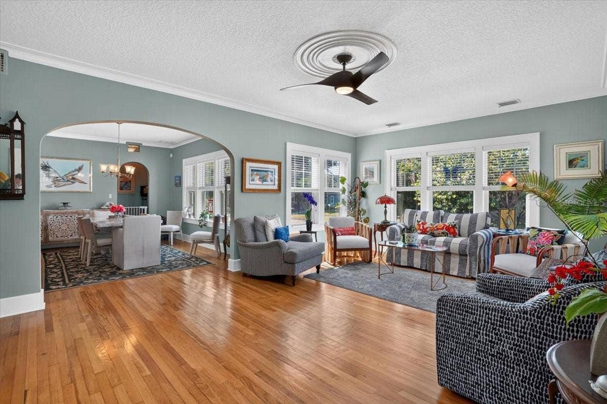 2890 8TH AVENUE N, St Petersburg, FL 33713 2890 8TH AVENUE N, St Petersburg, FL 33713