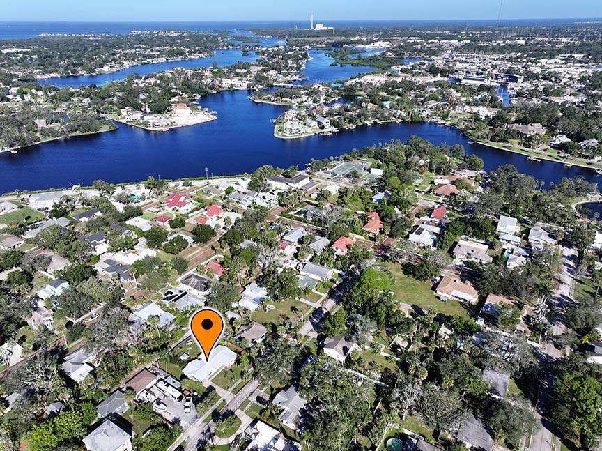 336 SHADDOCK STREET, Tarpon Springs, FL 34689 Sip and Stroll over to Spring Bayou