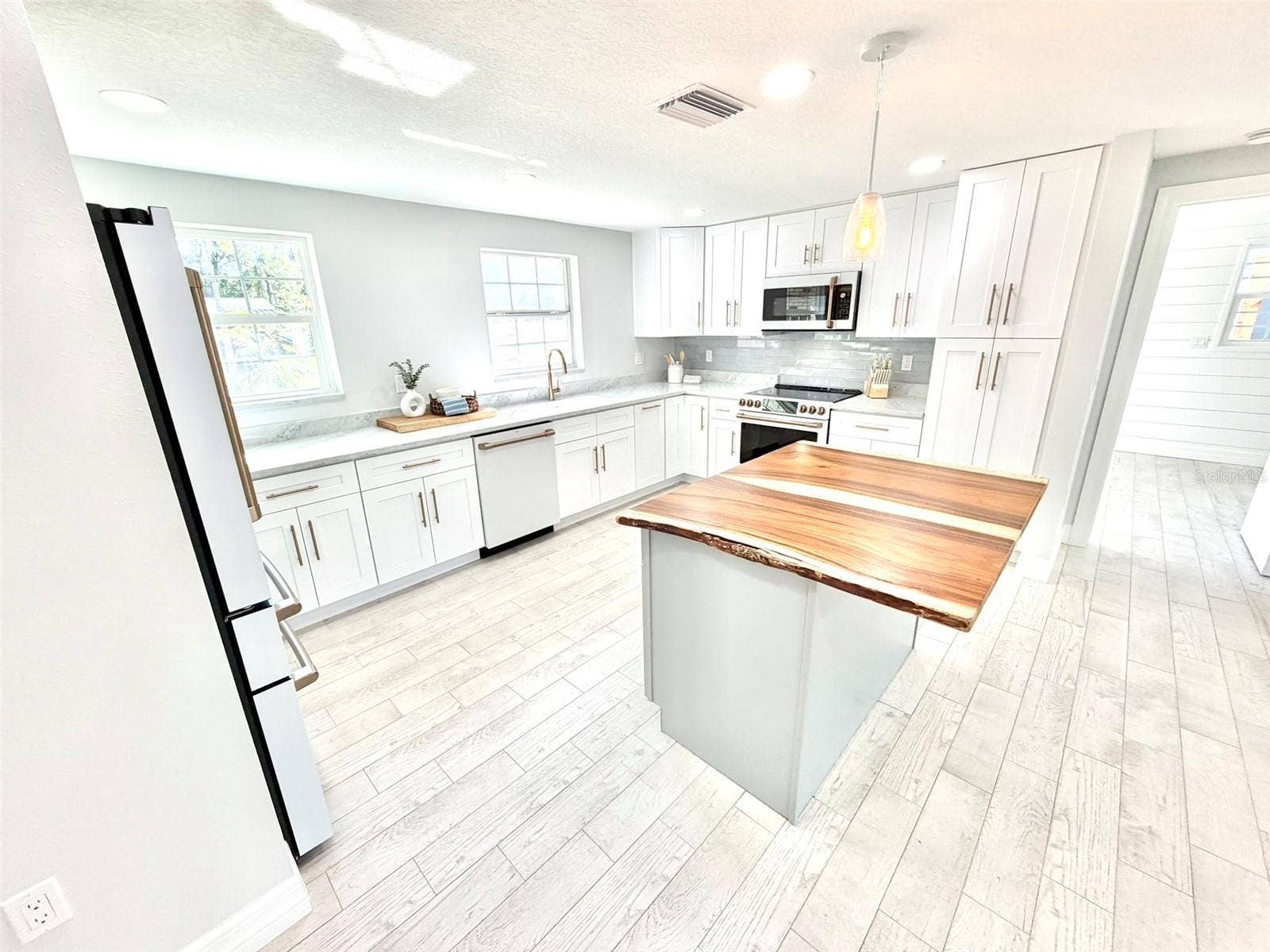 336 SHADDOCK STREET, Tarpon Springs, FL 34689 This Kitchen is a DREAM!