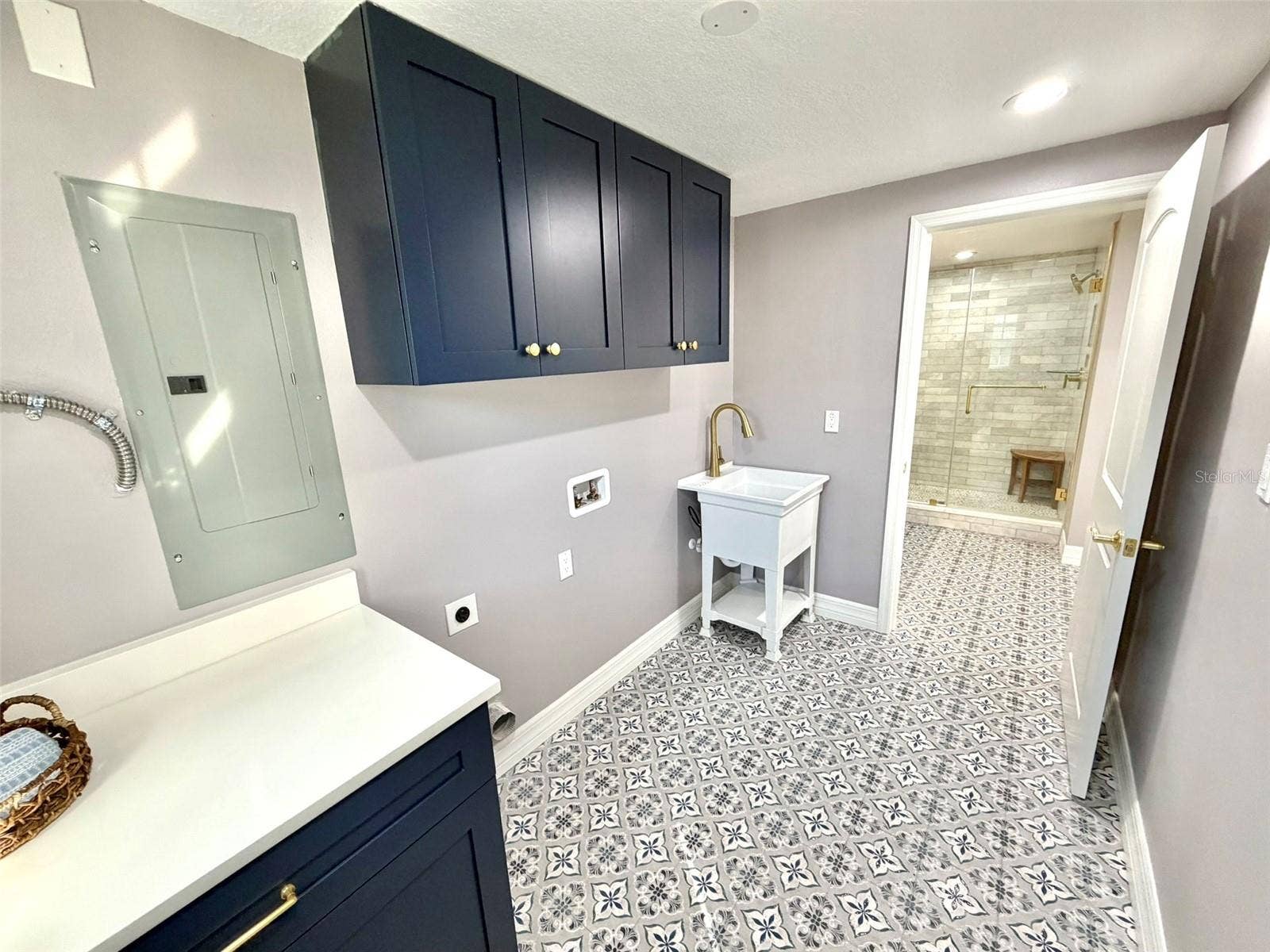 336 SHADDOCK STREET, Tarpon Springs, FL 34689 Large Laundry Mudroom