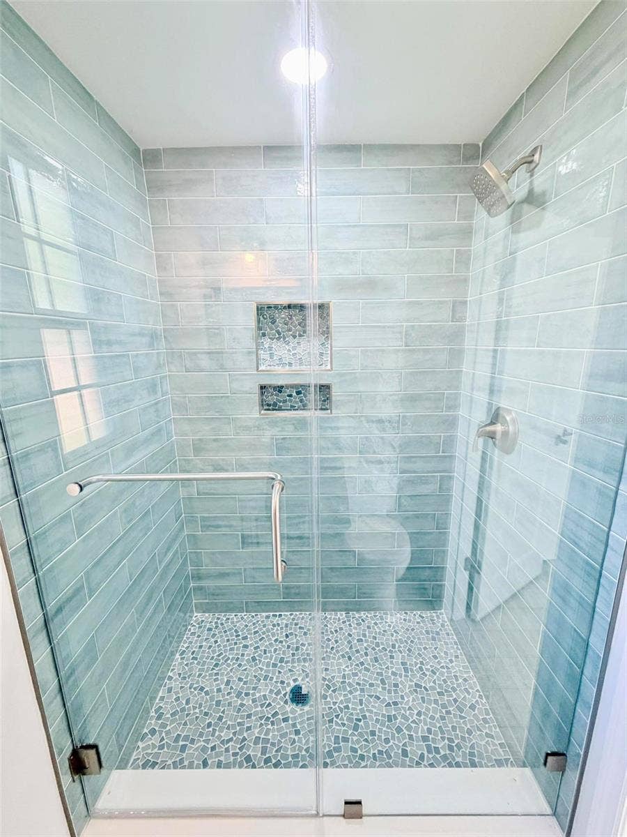 336 SHADDOCK STREET, Tarpon Springs, FL 34689 Large Shower in Second Ensuite