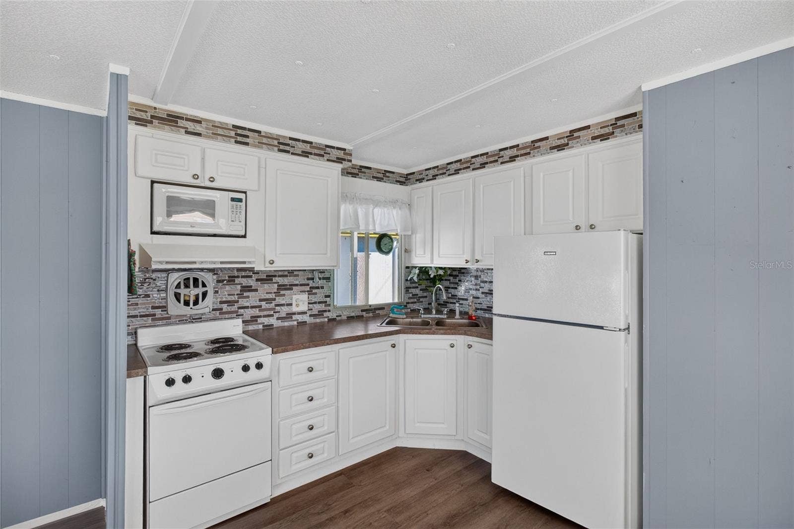 2000 E BAY DRIVE, #41, Largo, FL 33771 2000 E BAY DRIVE, #41, Largo, FL 33771