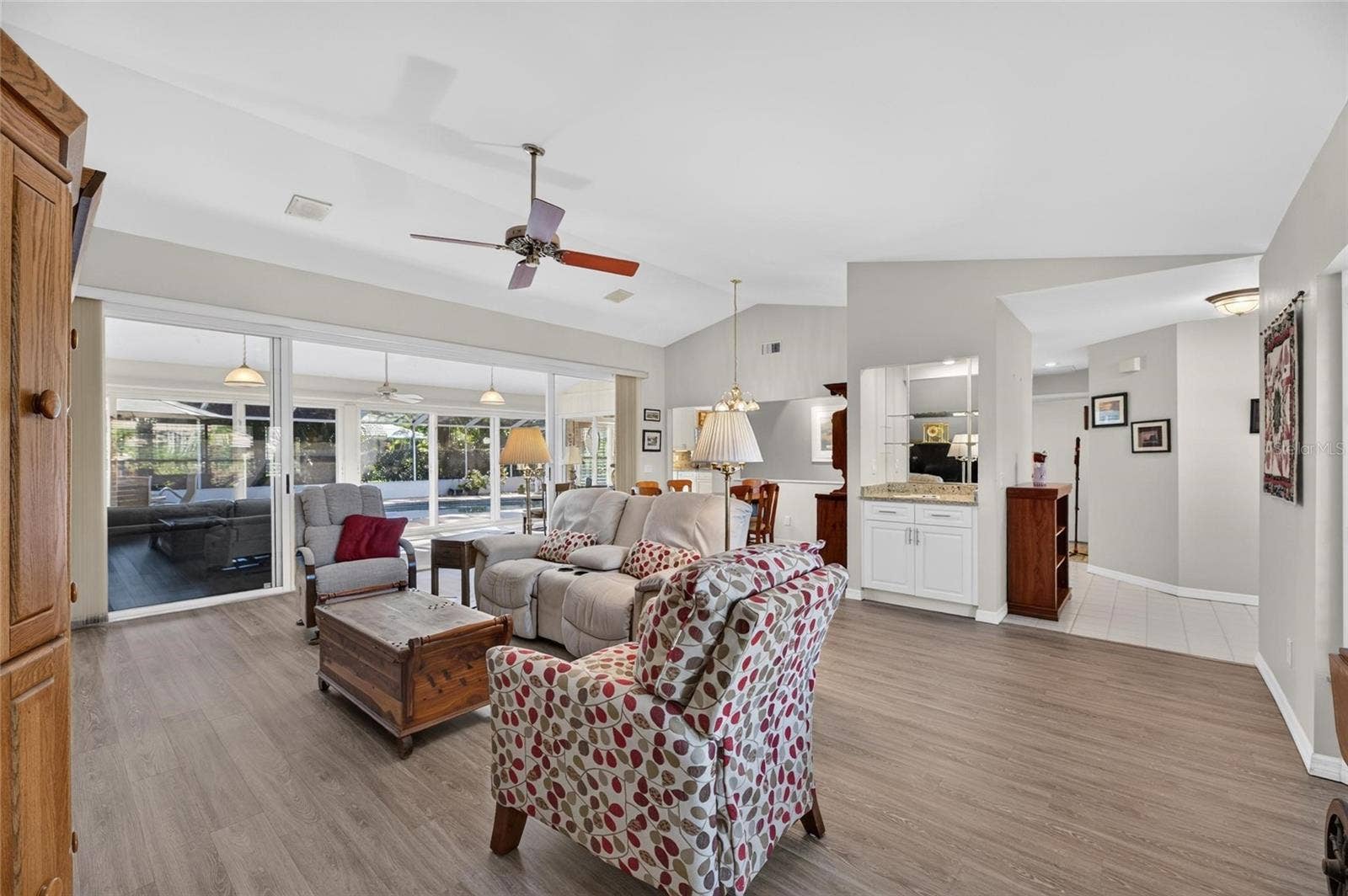 5713 GARDEN LAKES MAJESTIC, Bradenton, FL 34203 5713 GARDEN LAKES MAJESTIC, Bradenton, FL 34203