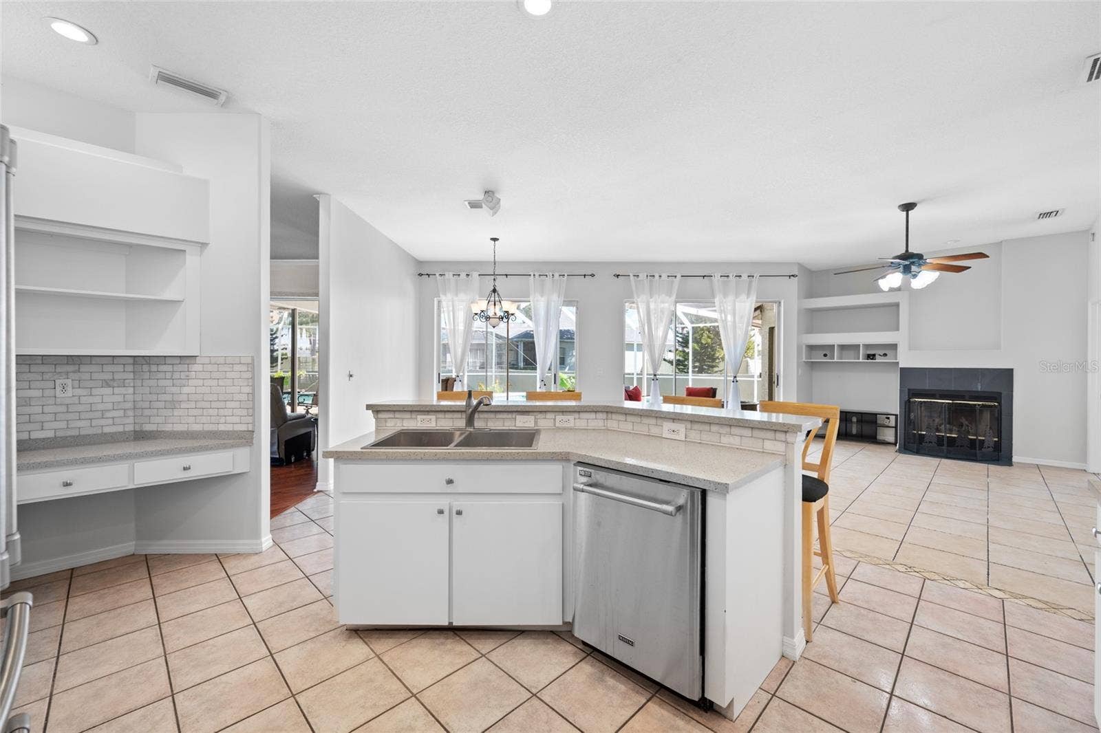 1648 WOODRIDGE COURT, Lutz, FL 33559 1648 WOODRIDGE COURT, Lutz, FL 33559
