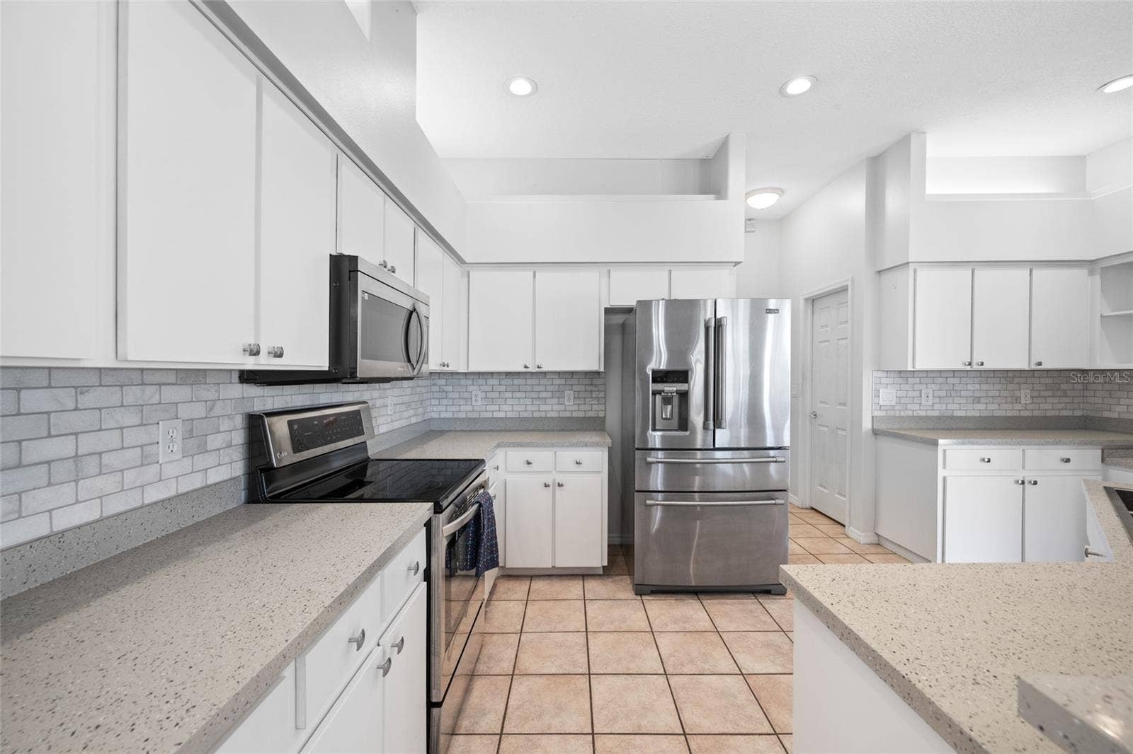 1648 WOODRIDGE COURT, Lutz, FL 33559 1648 WOODRIDGE COURT, Lutz, FL 33559