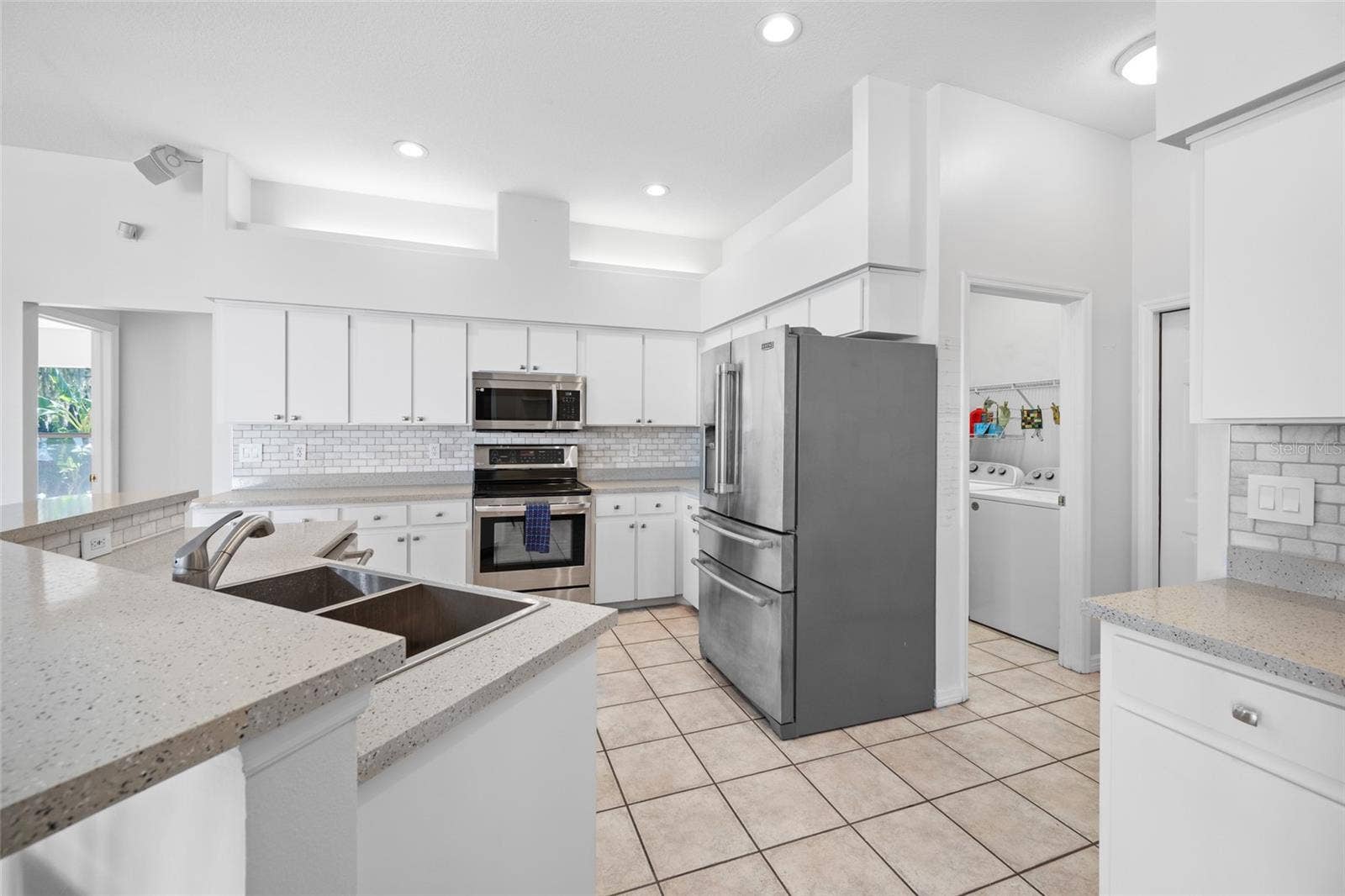 1648 WOODRIDGE COURT, Lutz, FL 33559 1648 WOODRIDGE COURT, Lutz, FL 33559