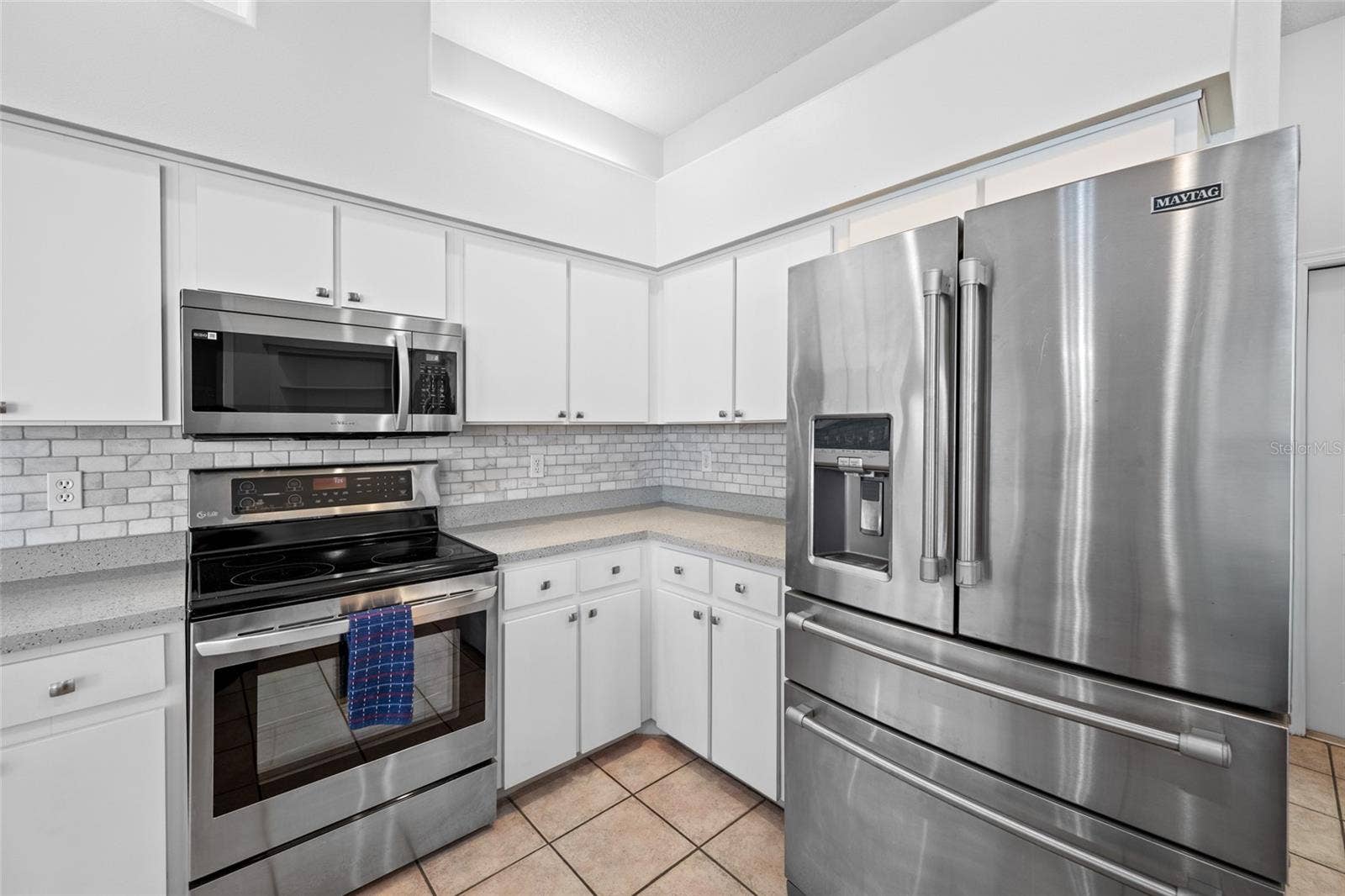 1648 WOODRIDGE COURT, Lutz, FL 33559 1648 WOODRIDGE COURT, Lutz, FL 33559