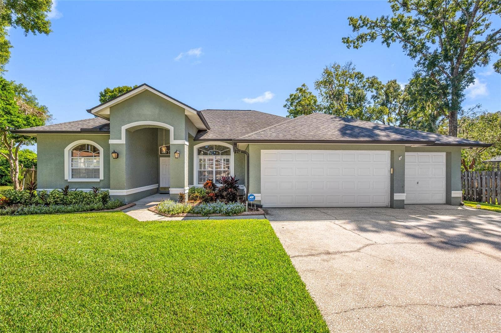 1648 WOODRIDGE COURT, Lutz, FL 33559 1648 WOODRIDGE COURT, Lutz, FL 33559