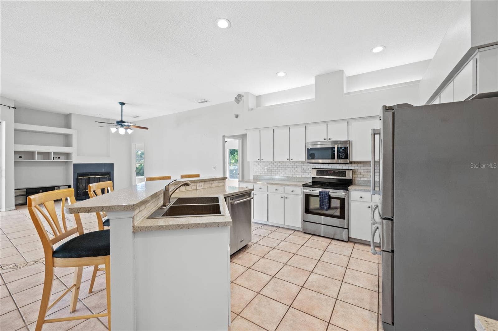 1648 WOODRIDGE COURT, Lutz, FL 33559 1648 WOODRIDGE COURT, Lutz, FL 33559