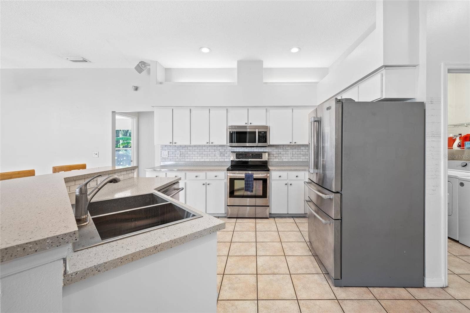 1648 WOODRIDGE COURT, Lutz, FL 33559 1648 WOODRIDGE COURT, Lutz, FL 33559