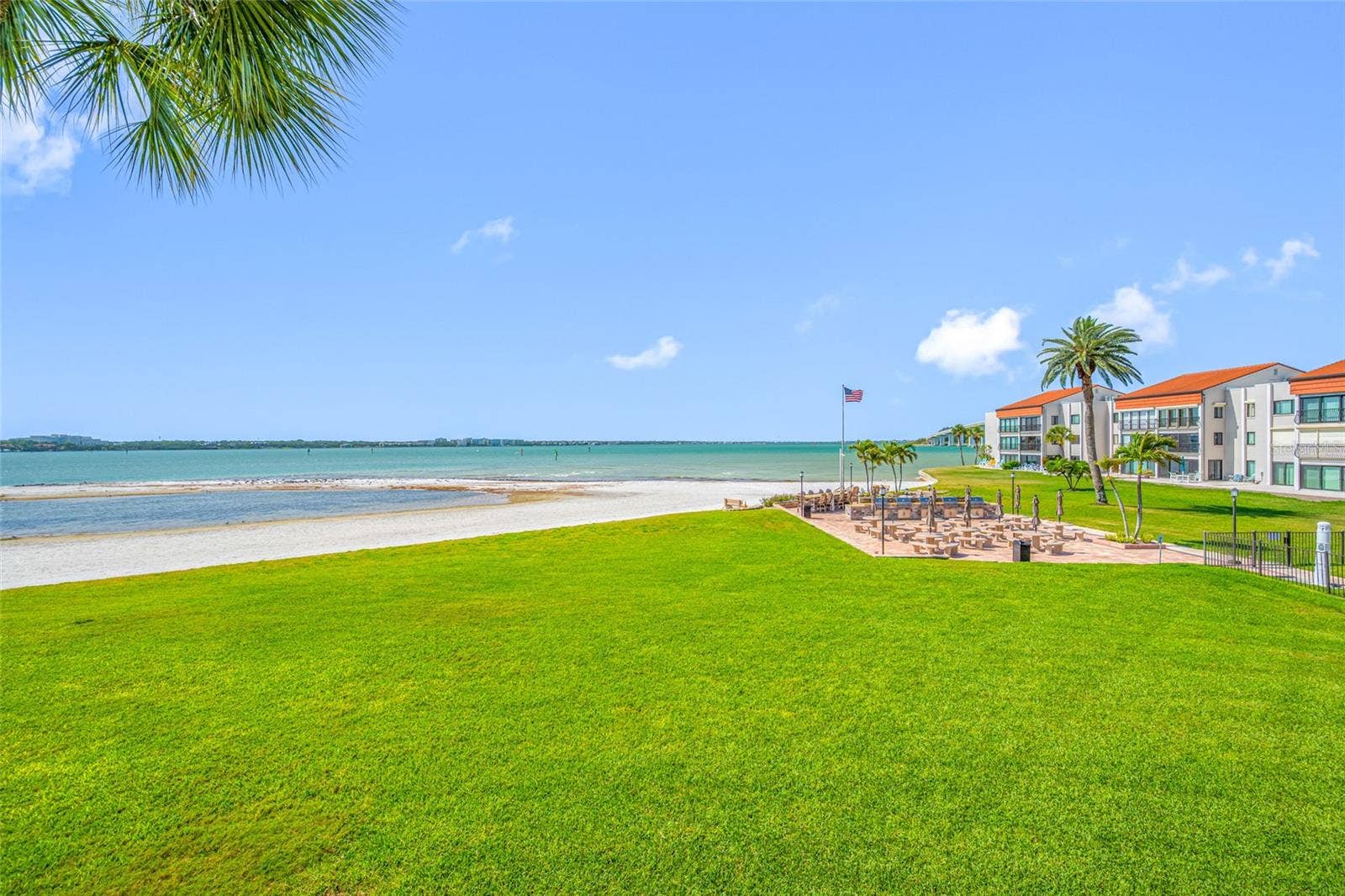 865 S GULFVIEW BOULEVARD, #202, Clearwater, FL 33767 865 S GULFVIEW BOULEVARD, #202, Clearwater, FL 33767
