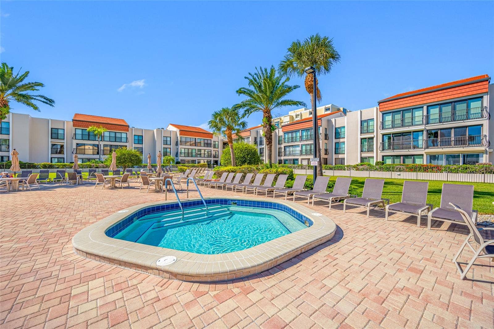 865 S GULFVIEW BOULEVARD, #202, Clearwater, FL 33767 865 S GULFVIEW BOULEVARD, #202, Clearwater, FL 33767