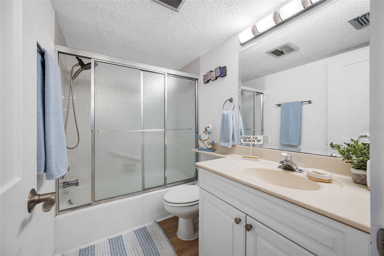 865 S GULFVIEW BOULEVARD, #202, Clearwater, FL 33767 Guest Bath