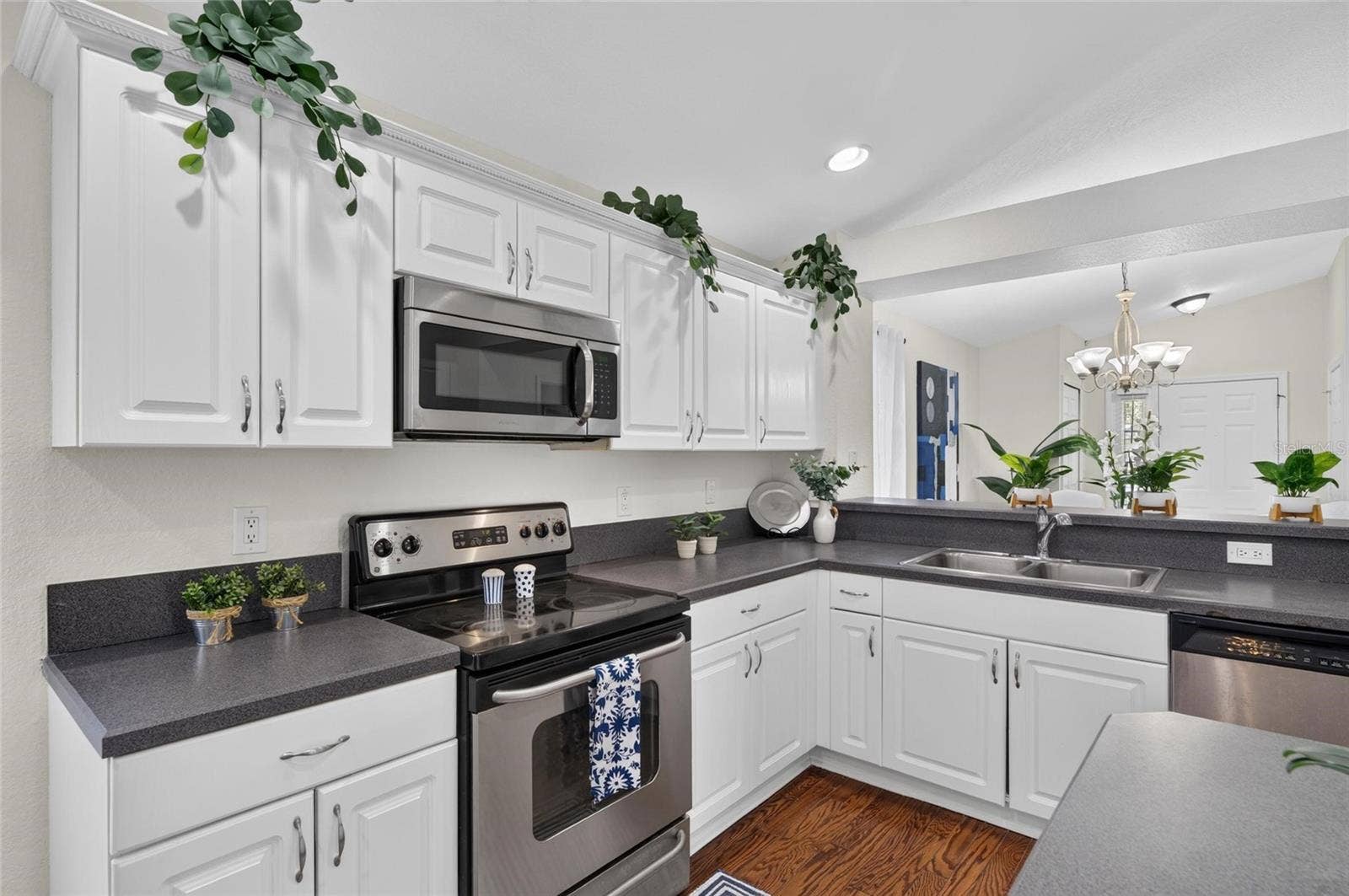 11517 CRESTLAKE VILLAGE DRIVE, Riverview, FL 33569 11517 CRESTLAKE VILLAGE DRIVE, Riverview, FL 33569