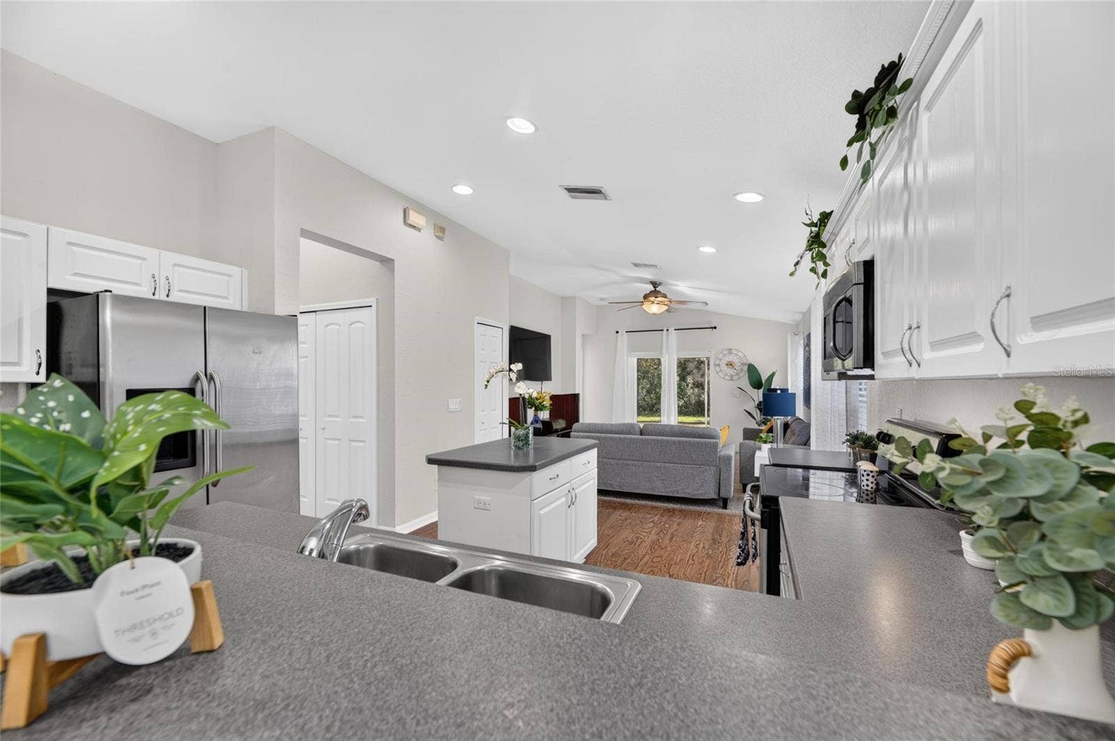 11517 CRESTLAKE VILLAGE DRIVE, Riverview, FL 33569 11517 CRESTLAKE VILLAGE DRIVE, Riverview, FL 33569