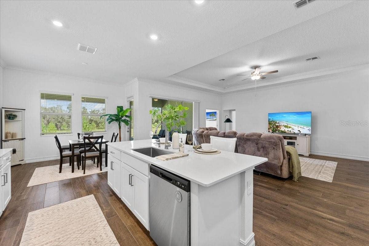 12421 BERGSTROM BAY DRIVE, Riverview, FL 33579 12421 BERGSTROM BAY DRIVE, Riverview, FL 33579