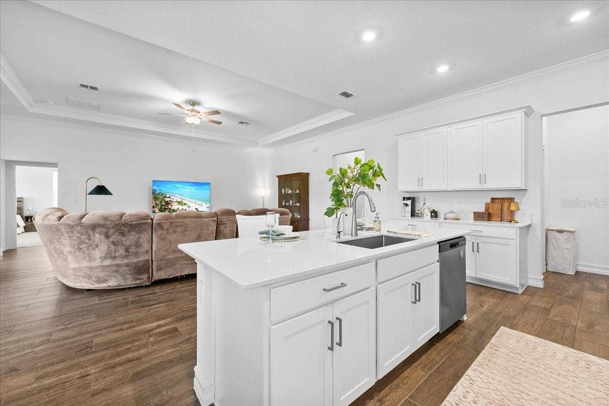 12421 BERGSTROM BAY DRIVE, Riverview, FL 33579 12421 BERGSTROM BAY DRIVE, Riverview, FL 33579