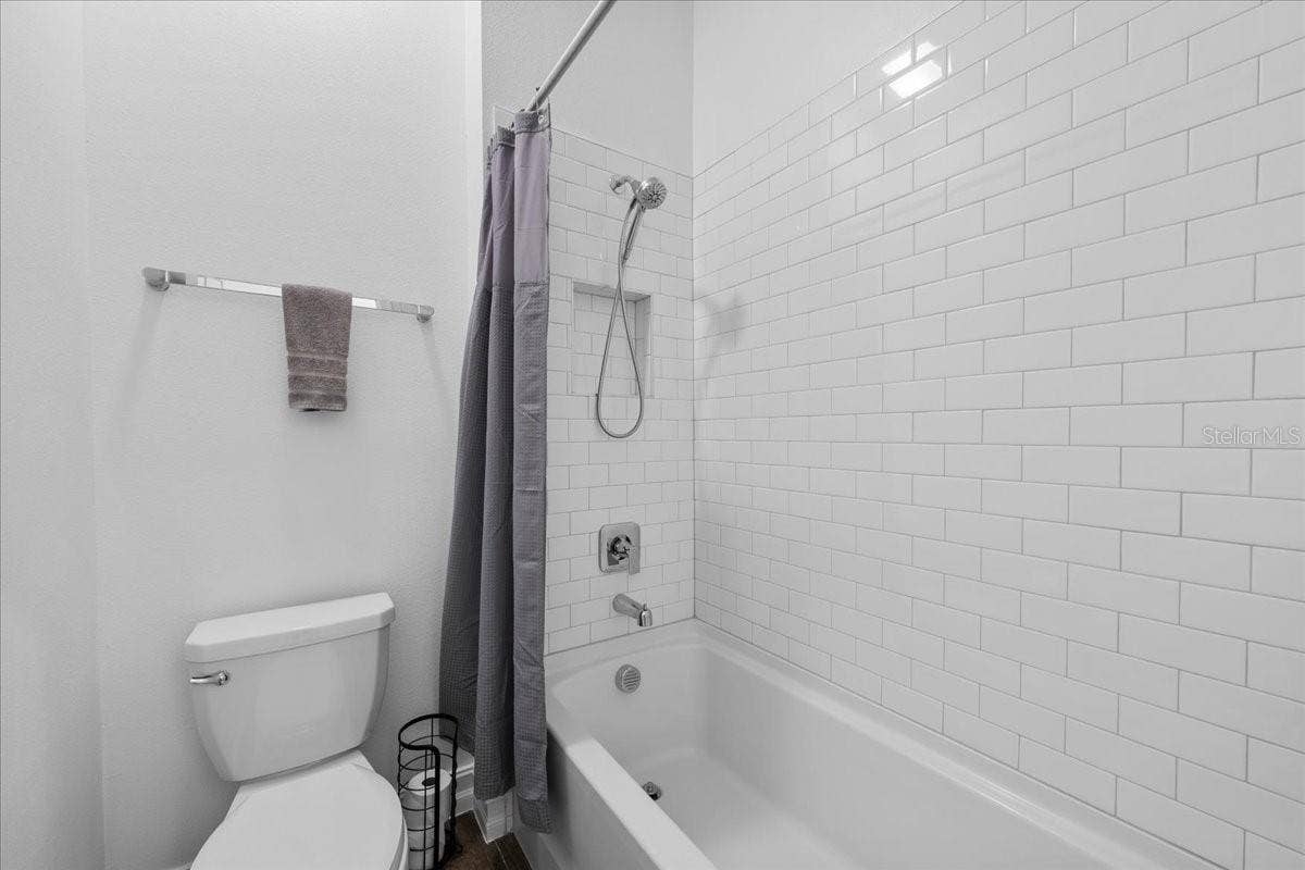 12421 BERGSTROM BAY DRIVE, Riverview, FL 33579 12421 BERGSTROM BAY DRIVE, Riverview, FL 33579