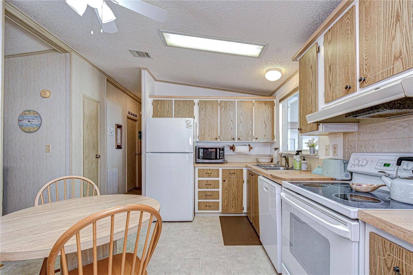 4843 BLANCO DRIVE, Zephyrhills, FL 33541 4843 BLANCO DRIVE, Zephyrhills, FL 33541