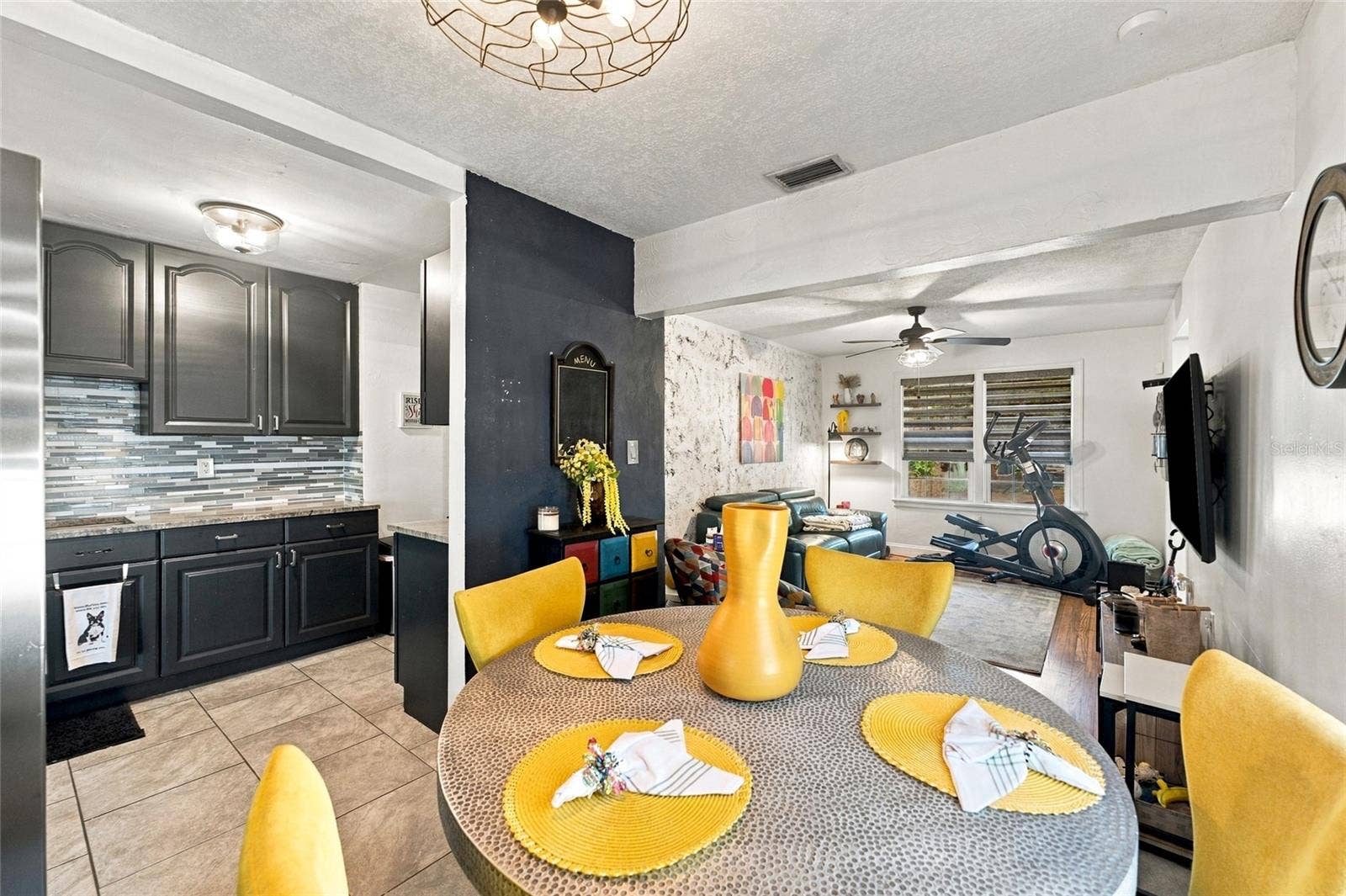 1427 E COMANCHE AVENUE, Tampa, FL 33604 1427 E COMANCHE AVENUE, Tampa, FL 33604