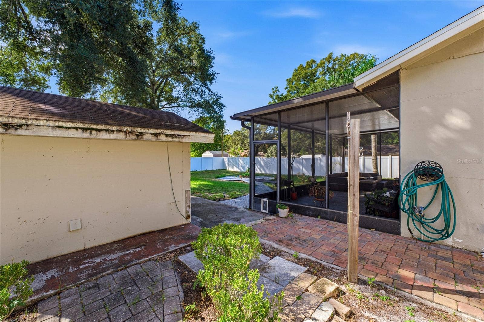 1427 E COMANCHE AVENUE, Tampa, FL 33604 1427 E COMANCHE AVENUE, Tampa, FL 33604