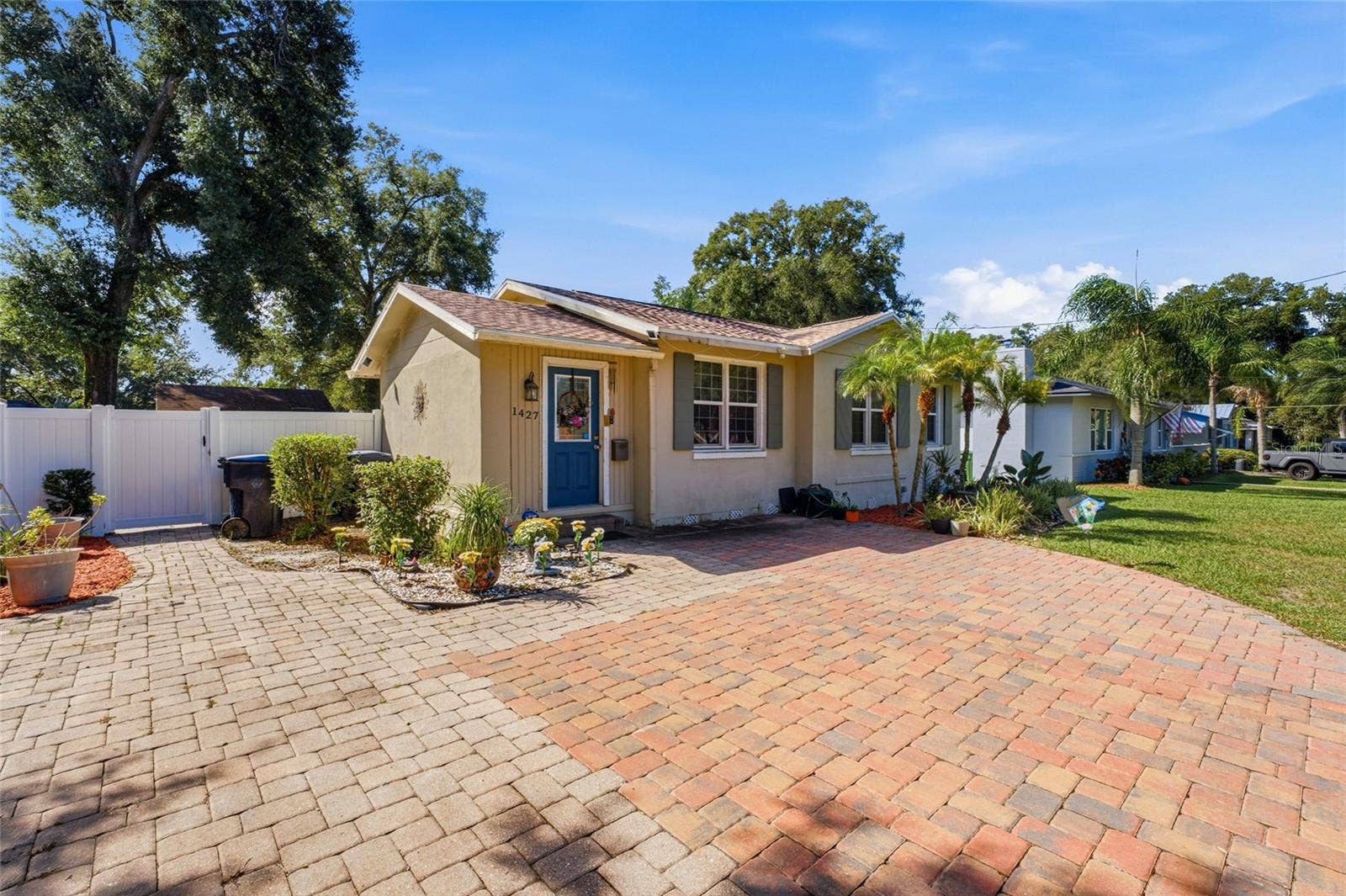 1427 E COMANCHE AVENUE, Tampa, FL 33604 1427 E COMANCHE AVENUE, Tampa, FL 33604