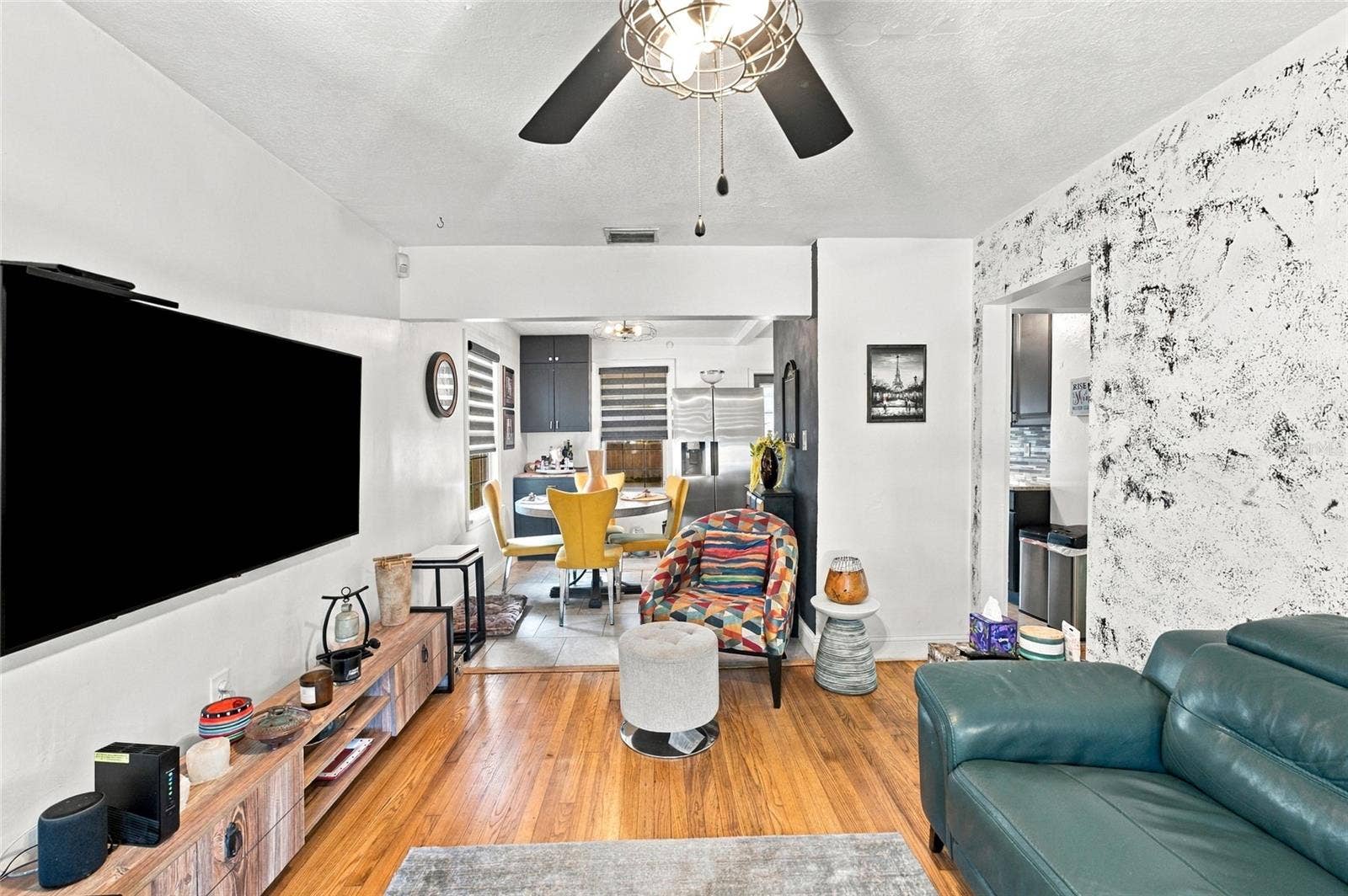 1427 E COMANCHE AVENUE, Tampa, FL 33604 1427 E COMANCHE AVENUE, Tampa, FL 33604