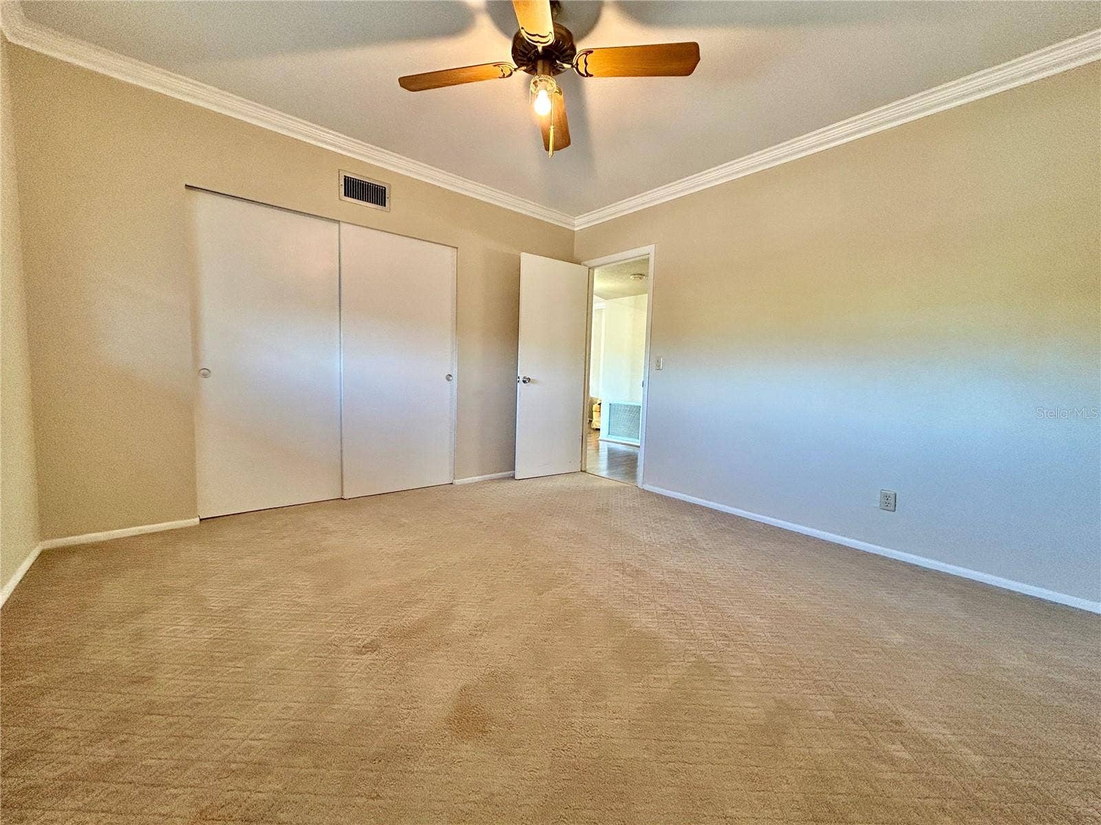 2381 ECUADORIAN WAY, #45, Clearwater, FL 33763 2381 ECUADORIAN WAY, #45, Clearwater, FL 33763