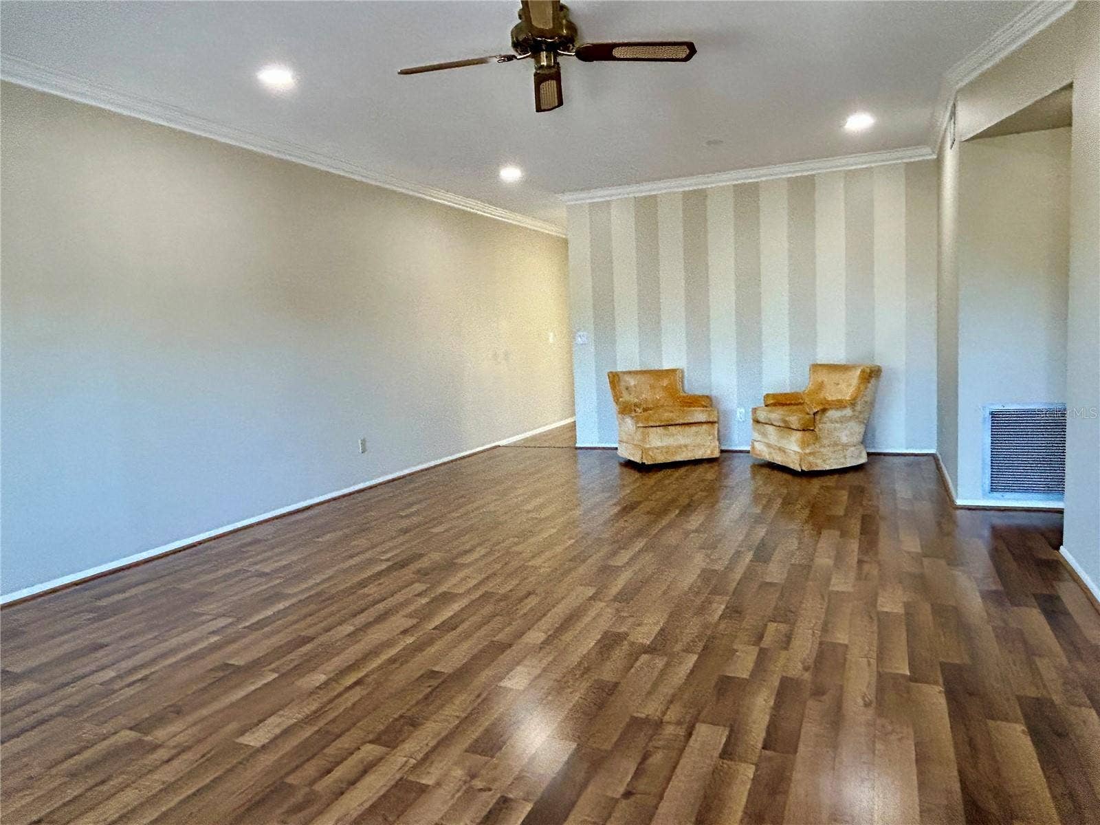 2381 ECUADORIAN WAY, #45, Clearwater, FL 33763 2381 ECUADORIAN WAY, #45, Clearwater, FL 33763