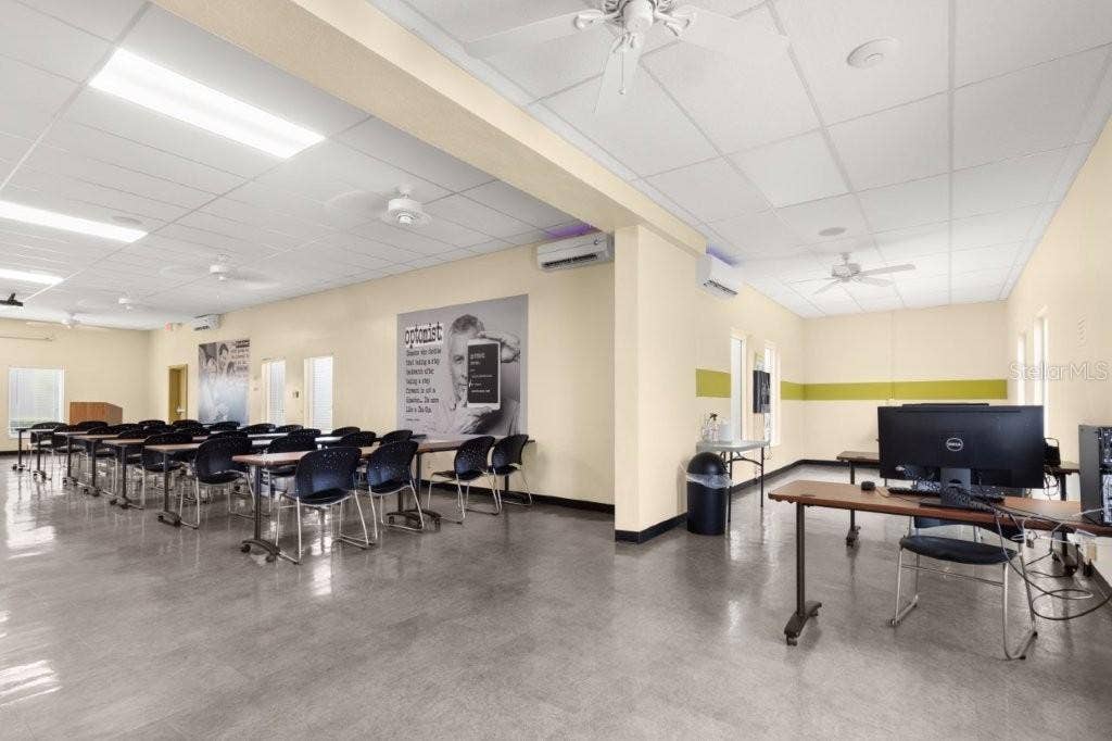 2381 ECUADORIAN WAY, #45, Clearwater, FL 33763 2381 ECUADORIAN WAY, #45, Clearwater, FL 33763