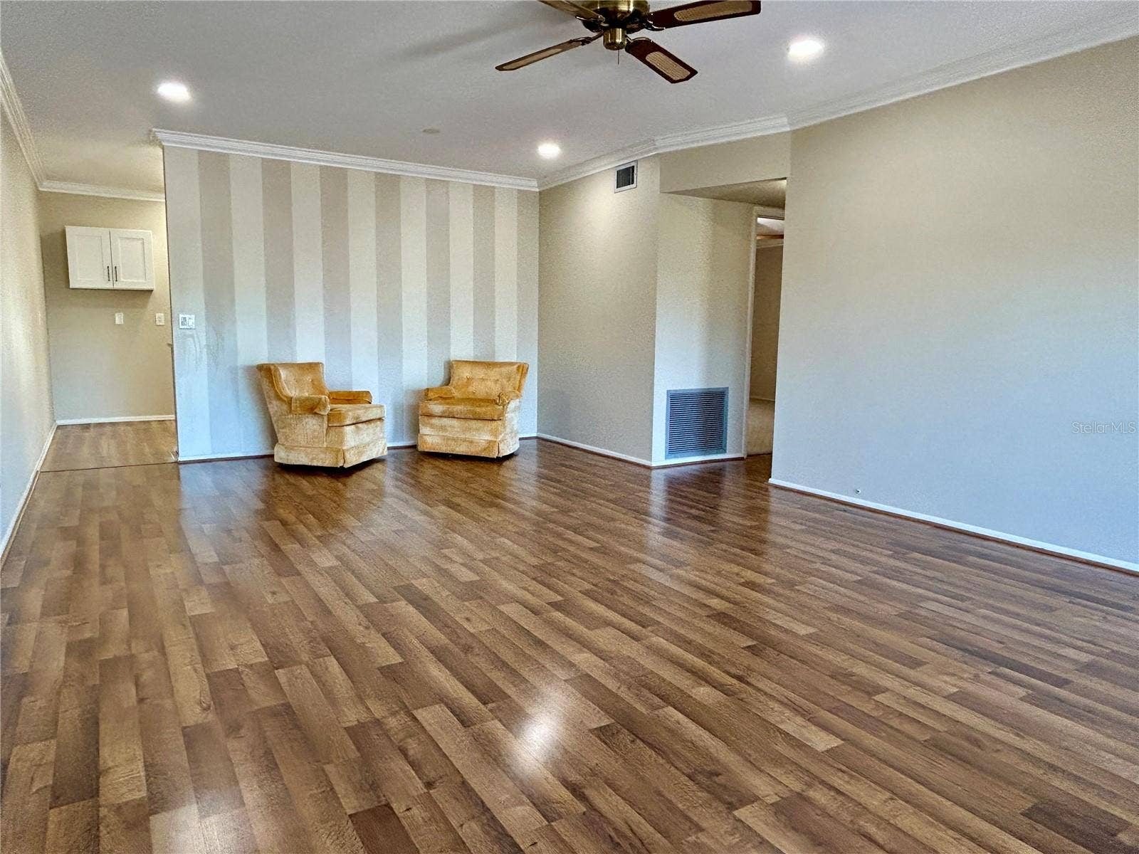 2381 ECUADORIAN WAY, #45, Clearwater, FL 33763 2381 ECUADORIAN WAY, #45, Clearwater, FL 33763