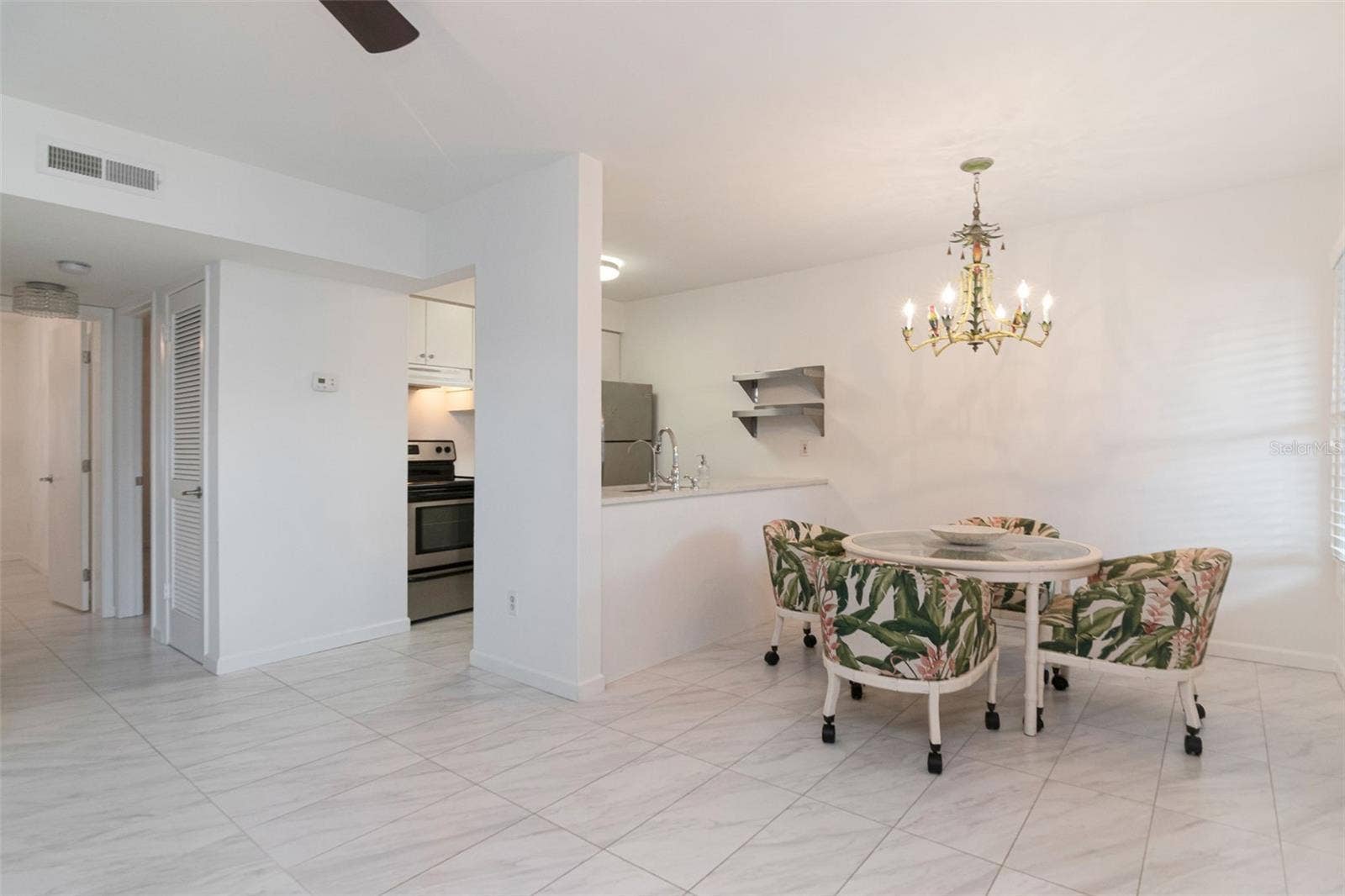 527 S LINCOLN AVENUE, #A205, Tampa, FL 33609 527 S LINCOLN AVENUE, #A205, Tampa, FL 33609