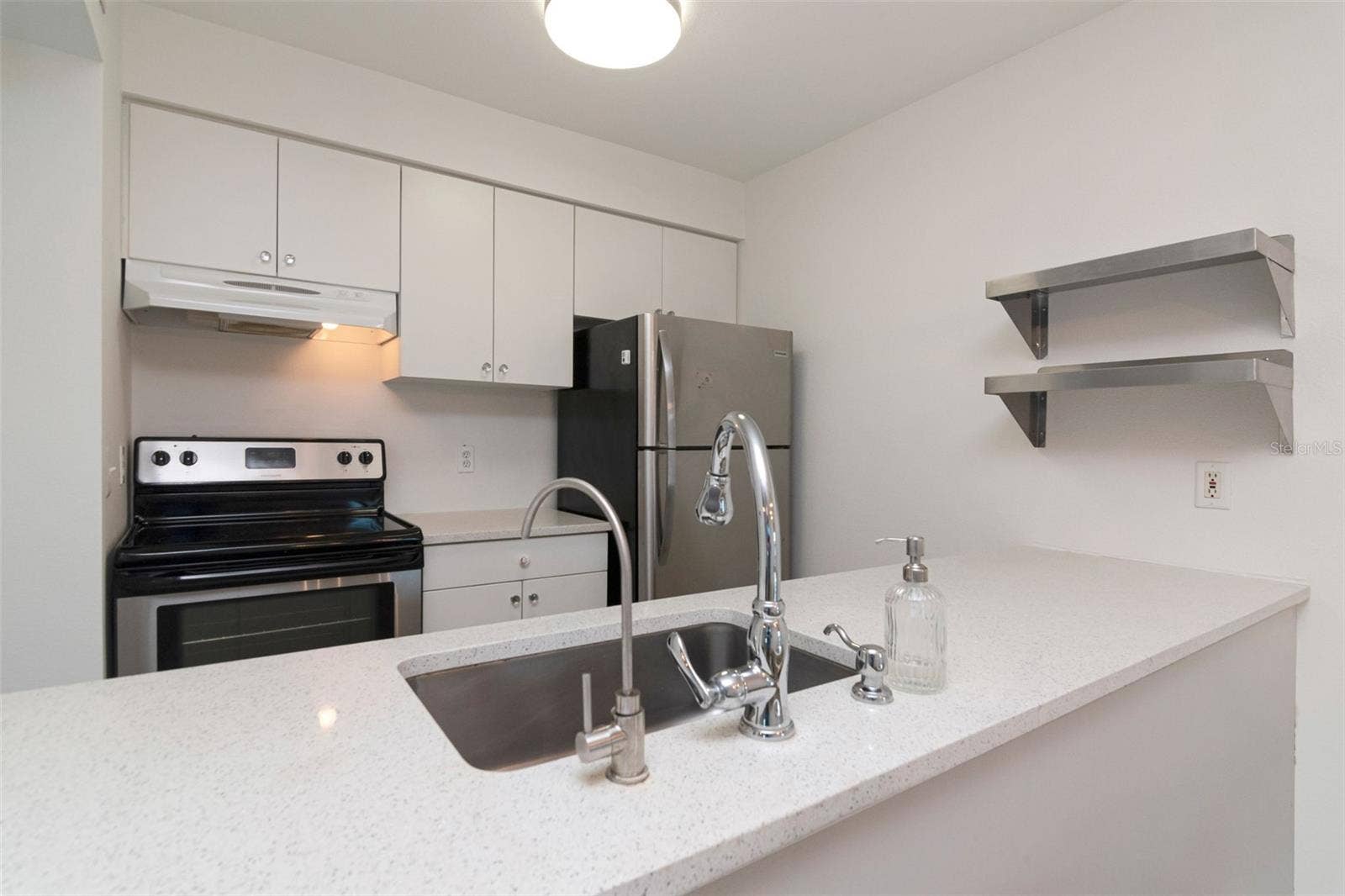 527 S LINCOLN AVENUE, #A205, Tampa, FL 33609 527 S LINCOLN AVENUE, #A205, Tampa, FL 33609
