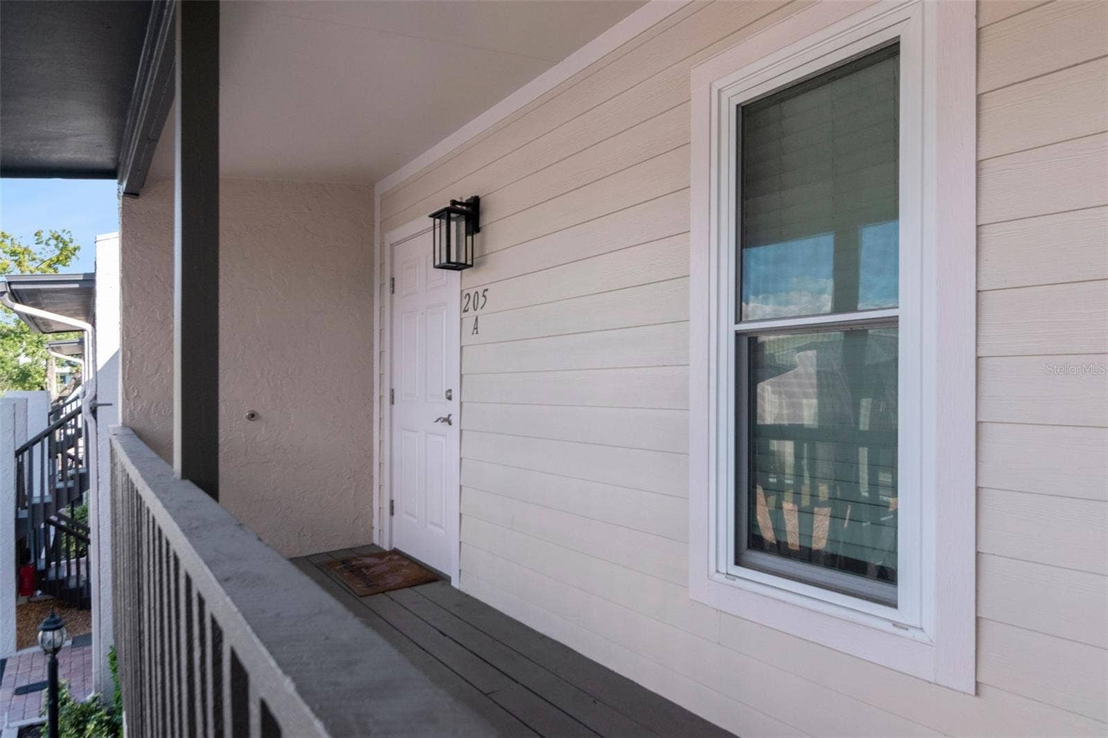 527 S LINCOLN AVENUE, #A205, Tampa, FL 33609 second floor unit - no neighbors above you!