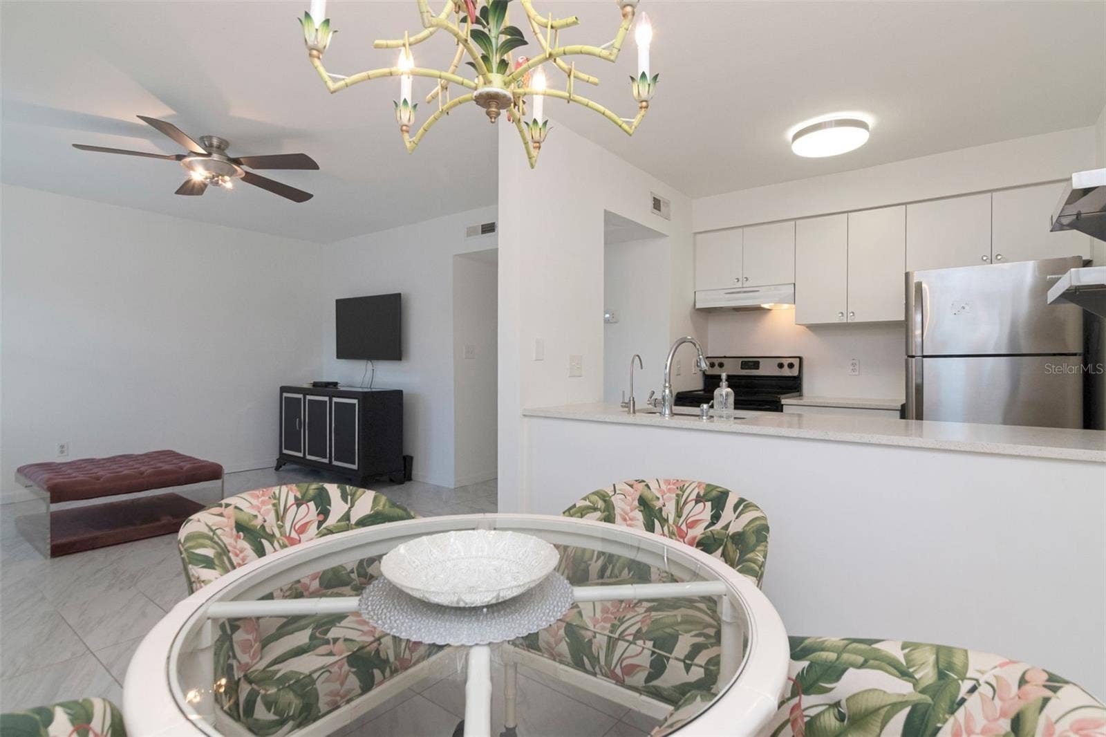 527 S LINCOLN AVENUE, #A205, Tampa, FL 33609 527 S LINCOLN AVENUE, #A205, Tampa, FL 33609
