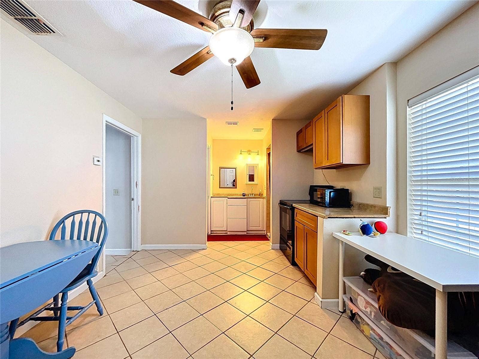 3108 TOM MATTHEWS ROAD, Lakeland, FL 33810 ILS kitchenette