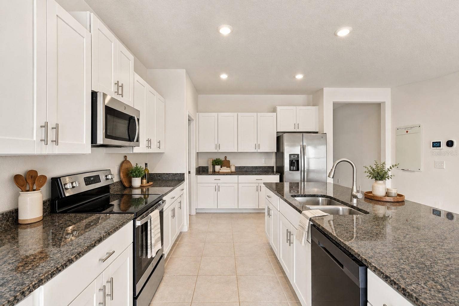 13580 WILLOW BLUESTAR LOOP, Riverview, FL 33579 KITCHEN