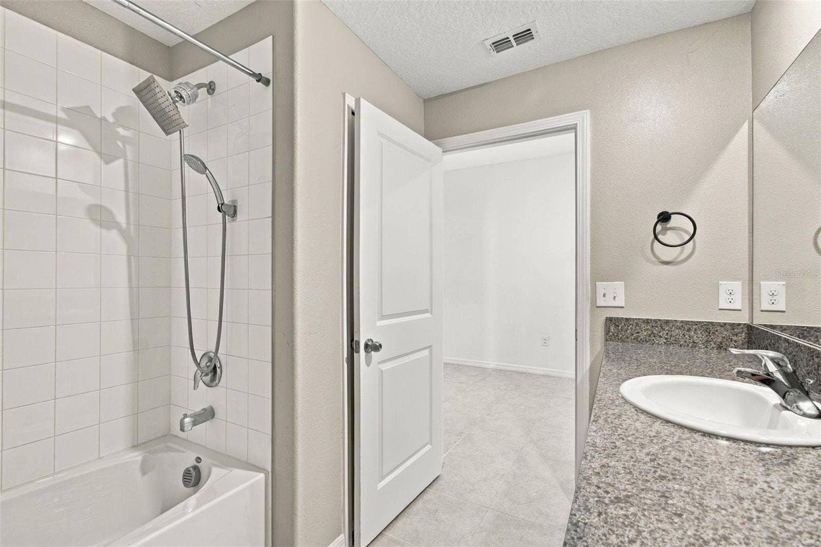 13580 WILLOW BLUESTAR LOOP, Riverview, FL 33579 2ND FULL BATHROOM