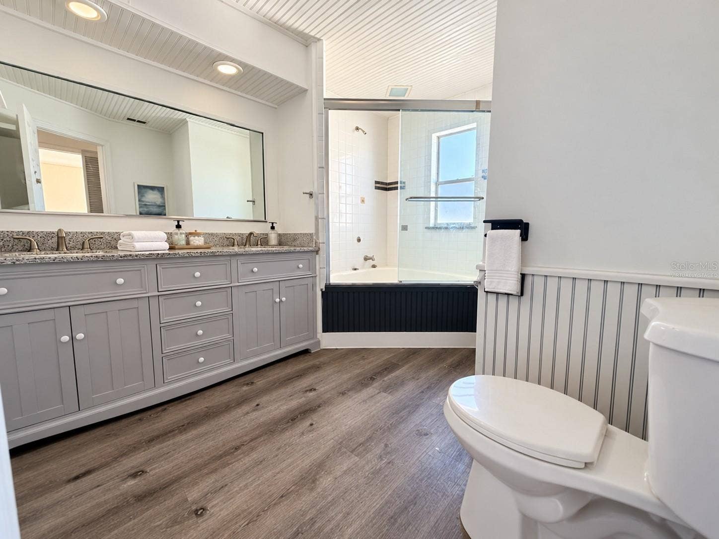 4228 36TH AVENUE N, St Petersburg, FL 33713 VIRTUALLY STAGED
