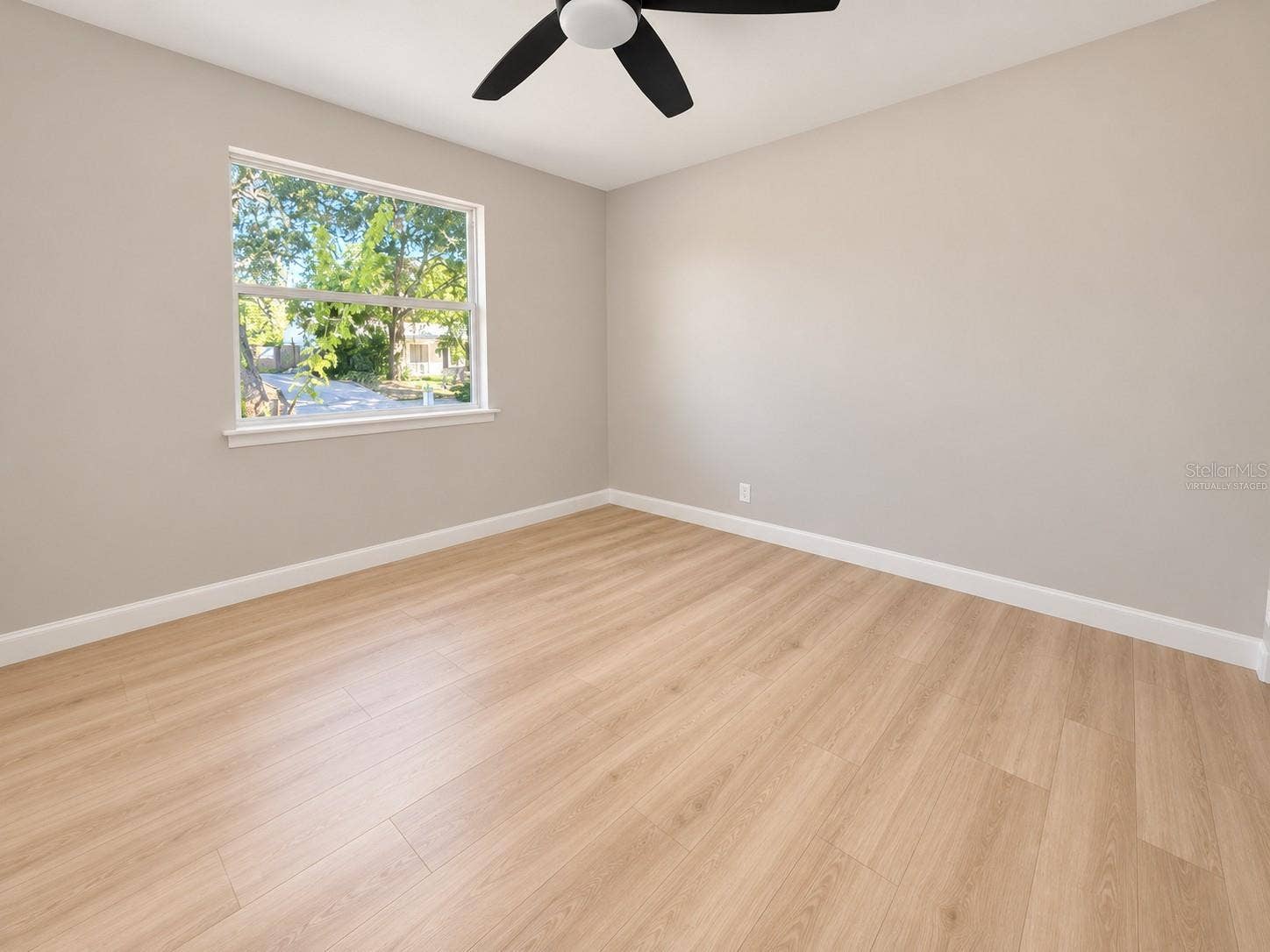 4228 36TH AVENUE N, St Petersburg, FL 33713 VIRTUALLY STAGED