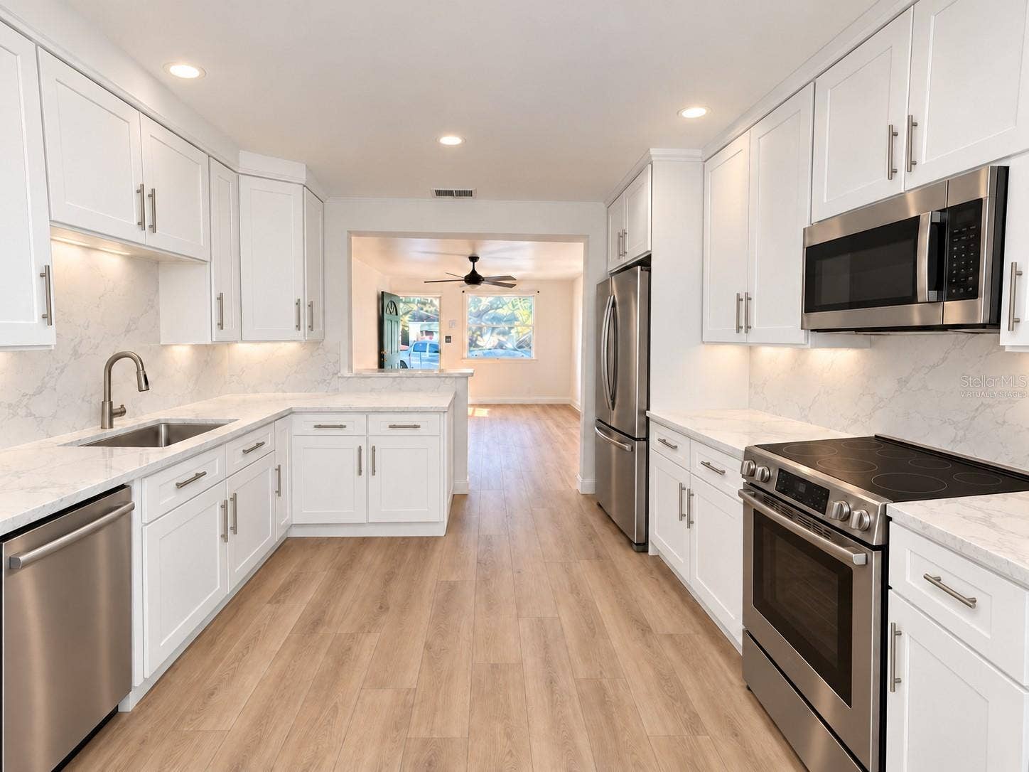 4228 36TH AVENUE N, St Petersburg, FL 33713 VIRTUALLY STAGED