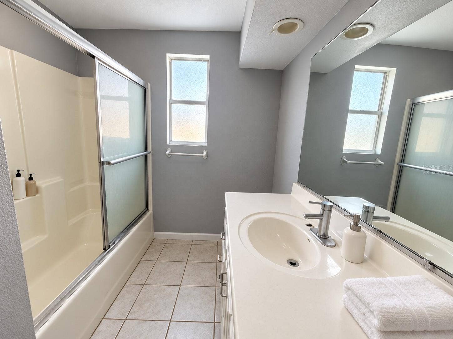 4228 36TH AVENUE N, St Petersburg, FL 33713 VIRTUALLY STAGED