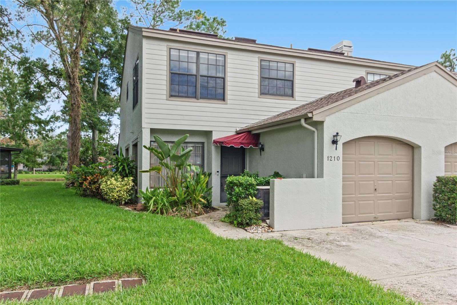1210 HOUNDS RUN, Safety Harbor, FL 34695 1210 Hounds Run. - corner unit.