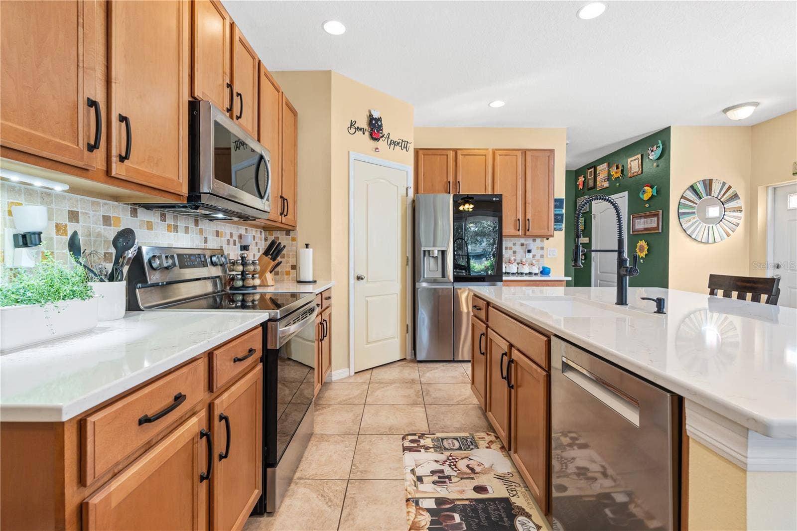 8718 TURNSTONE HAVEN PLACE, Tampa, FL 33619 8718 TURNSTONE HAVEN PLACE, Tampa, FL 33619