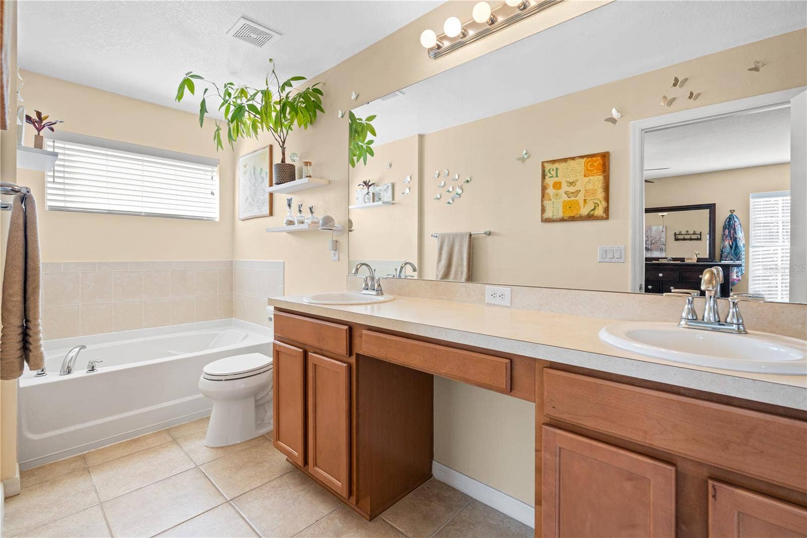8718 TURNSTONE HAVEN PLACE, Tampa, FL 33619 8718 TURNSTONE HAVEN PLACE, Tampa, FL 33619